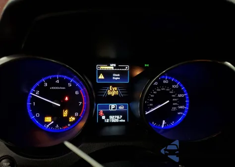 2016 Subaru Outback 2.5I Premium z USA, uszkodzony, nr VIN 4S4BSAFC4G3335504